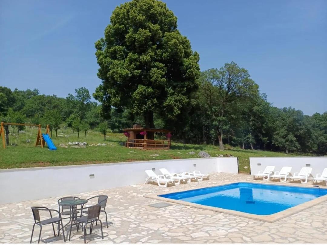 Farma & Apartmani II Opg Sasa Delic Grabusic Extérieur photo